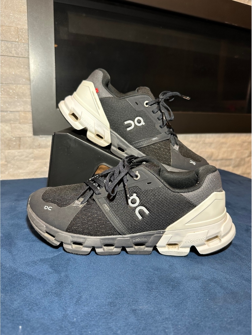 On Running Cloudflyer 4 Wide – Women’s Size 9 – Wide (D) – Black/White